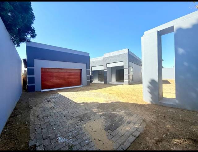 3 BEDROOM HOUSE FOR SALE IN VANDERBIJLPARK CW 4